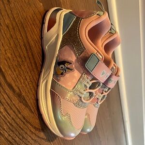 Bluey girls light up shoes (like new!)